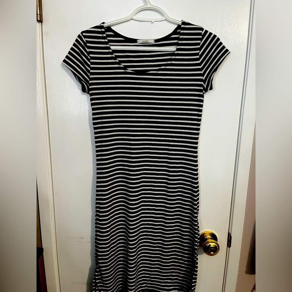 🦋 2/$15 Acemi brand dress fits small beautiful short